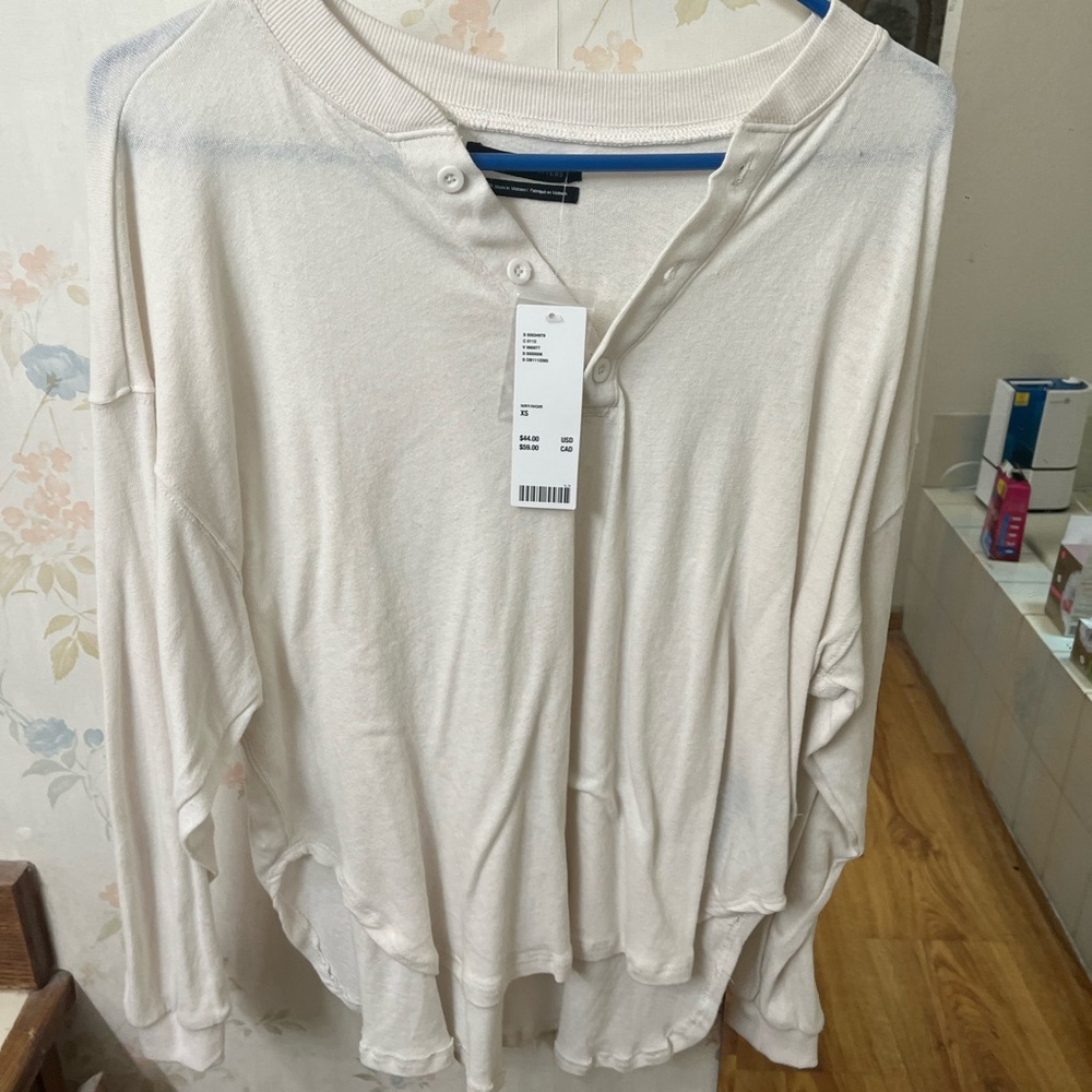 New. Urban outfitters. Small.